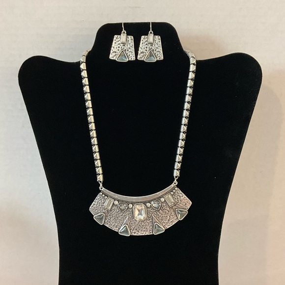 Handmade Silver Tone Statement necklace and matching Earring Set - Picture 2 of 4